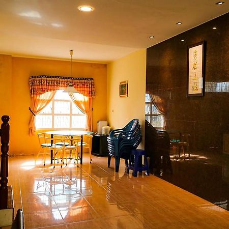 Villa Bukit Indah Brastagi / Берастаги Экстерьер фото