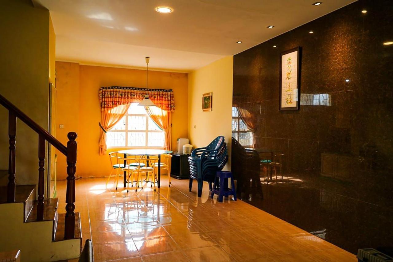 Villa Bukit Indah Brastagi / Берастаги Экстерьер фото