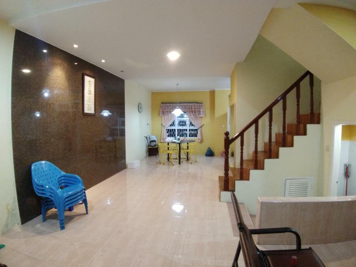 Villa Bukit Indah Brastagi / Берастаги Экстерьер фото